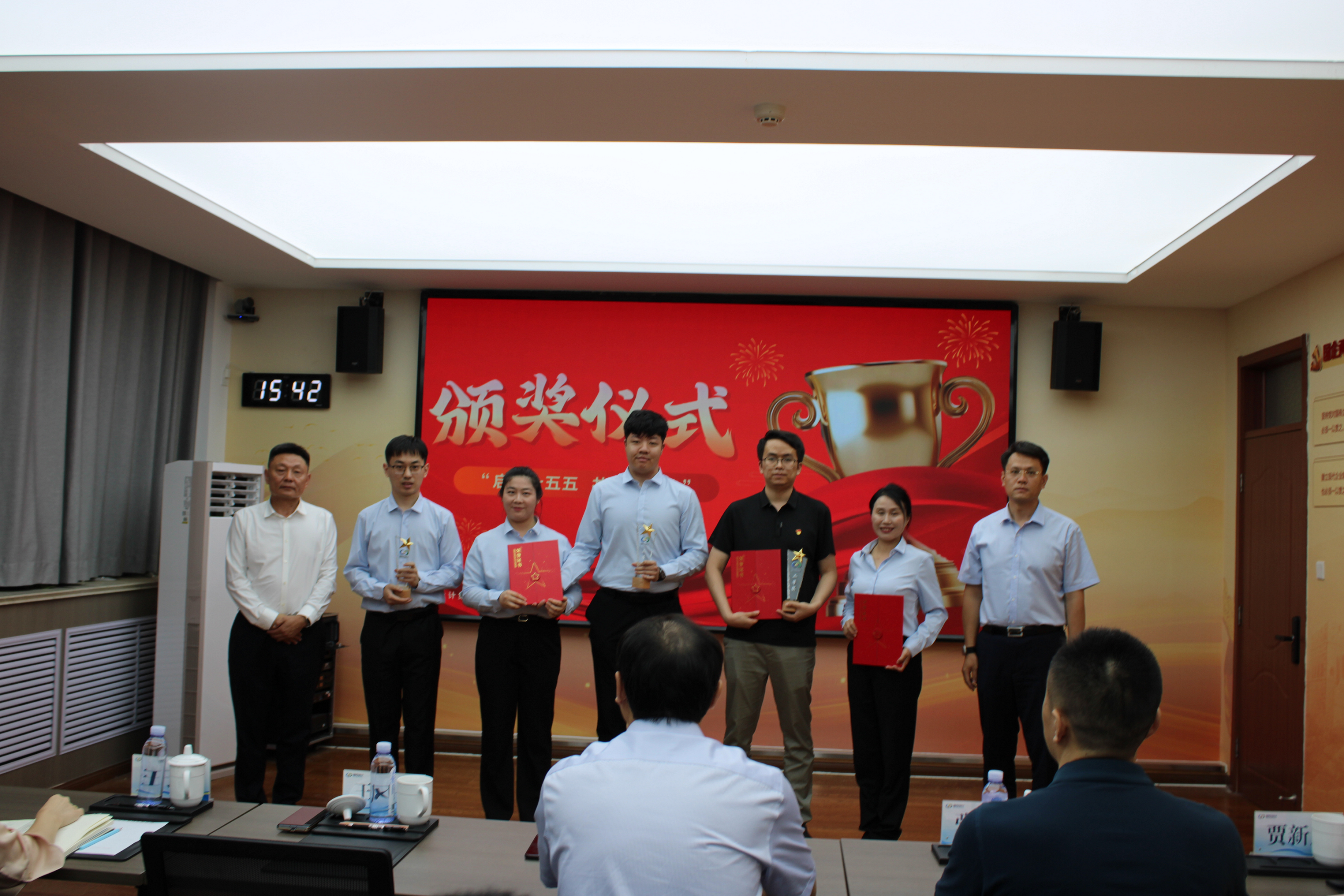 喜報！賽場爭鋒展風采 載譽而歸為企爭光